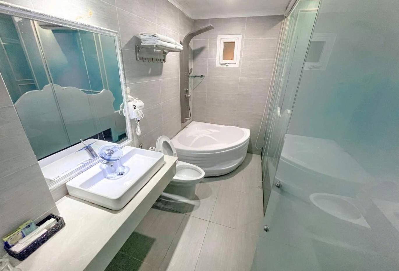 Khai Hung Hotel Binh Chanh Ho Chi Minh City Exterior photo